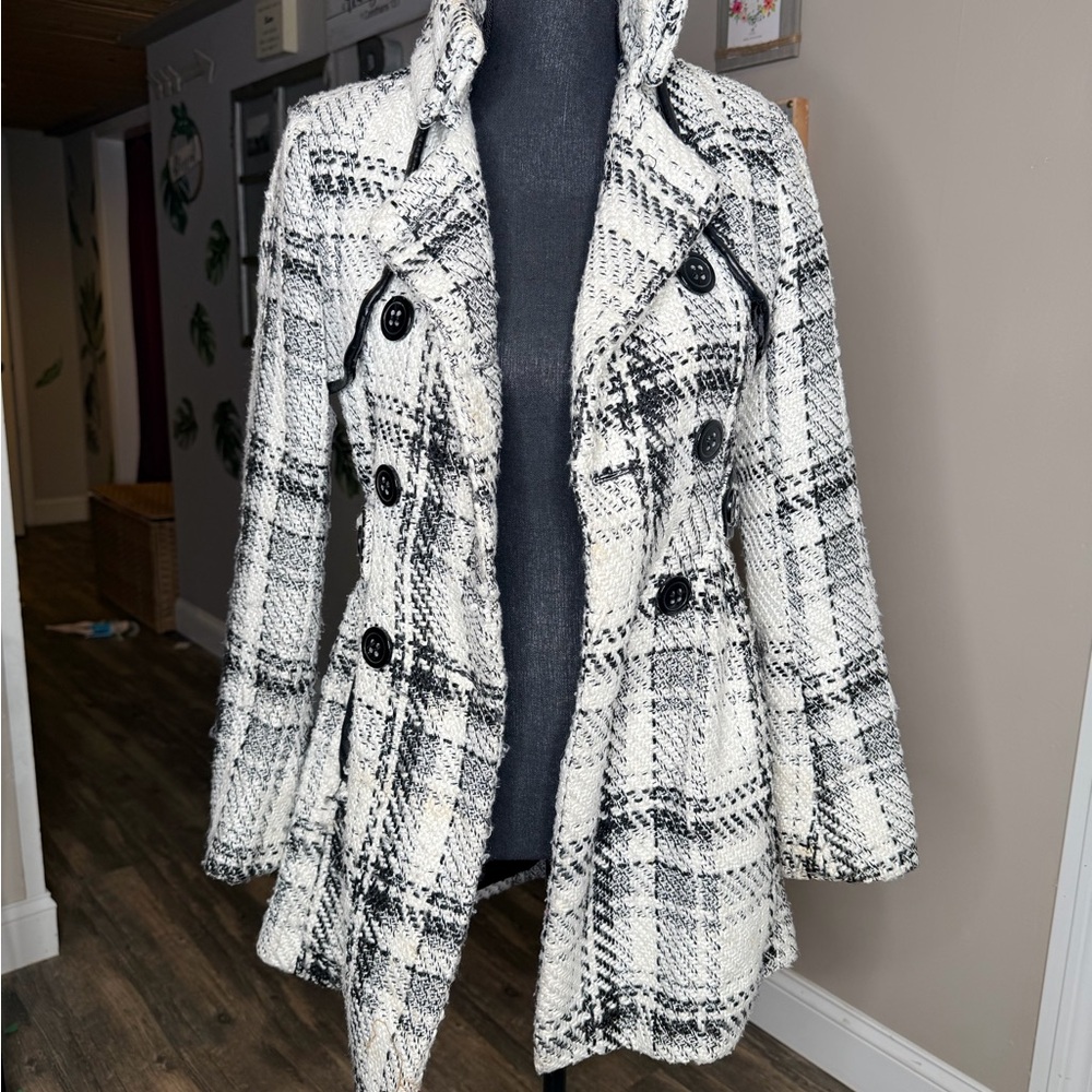 BCX Black and White Textured Jacket